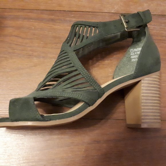 5 for 25 - Army Green Shoes - Picture 2 of 3